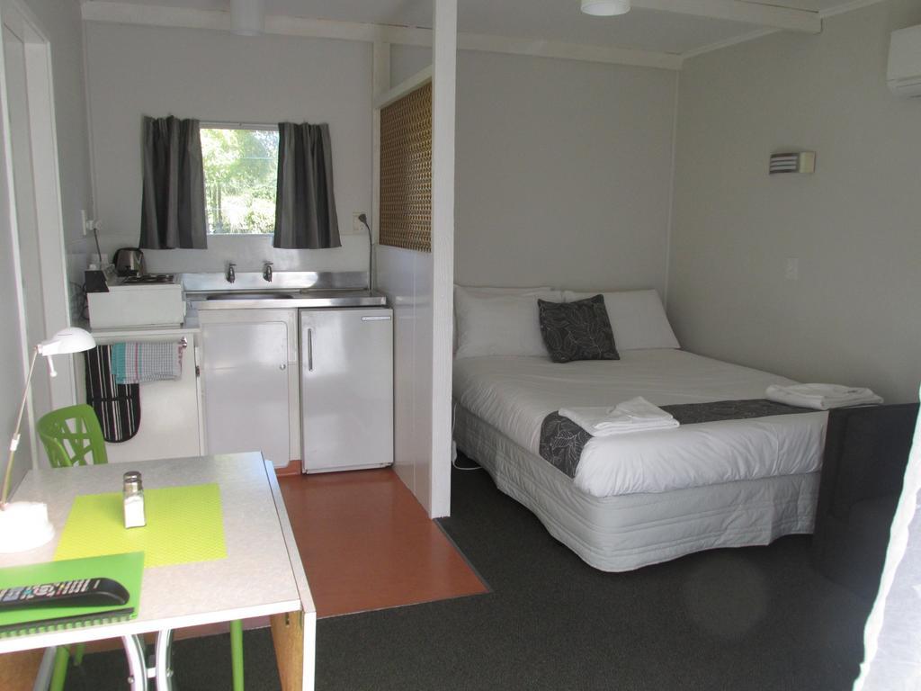 Fernwood Holiday Park Motueka Room photo